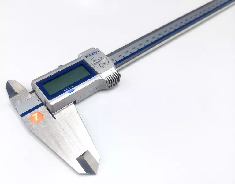 suwmiarka-mitutoyo-absolute-digimatic-ip67-300mm-wolnosci-132-bielawa