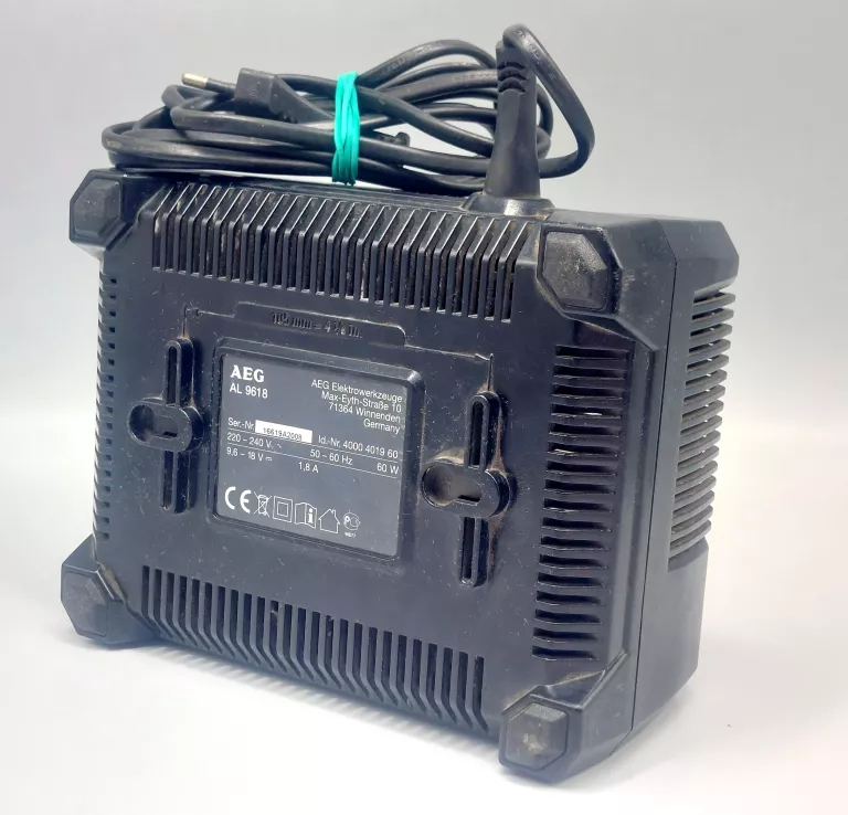 ŁADOWARKA AEG AL9618
