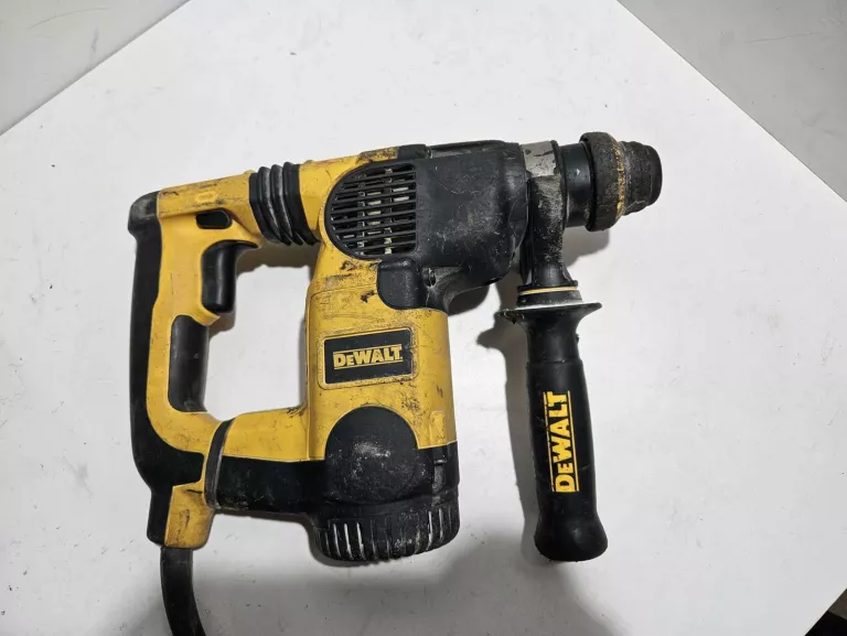 mlotowiertarka-dewalt-d25323-maksymalna-moc-800