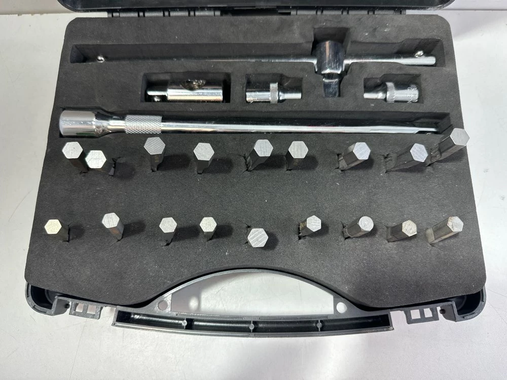 zestaw-slusarski-do-otwierania-zamkow-stan-uzywany