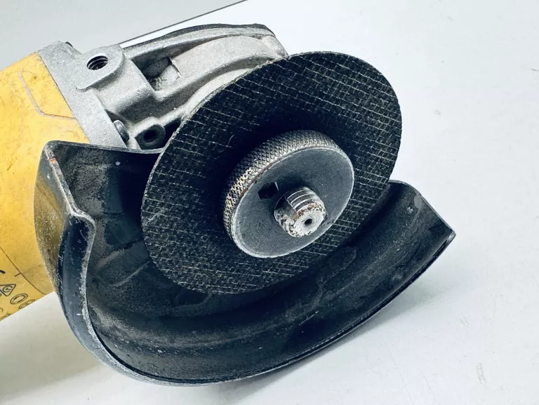 SZLIFIERKA KĄTOWA DEWALT DCG406