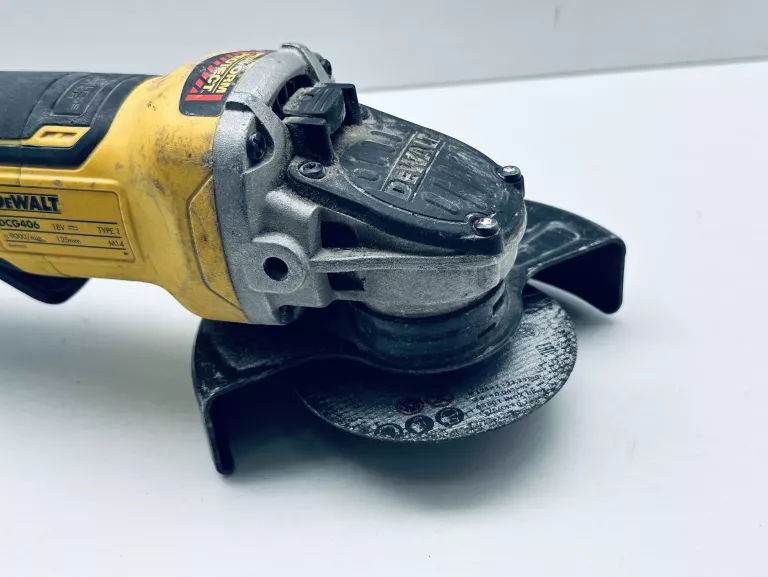 SZLIFIERKA KĄTOWA DEWALT DCG406