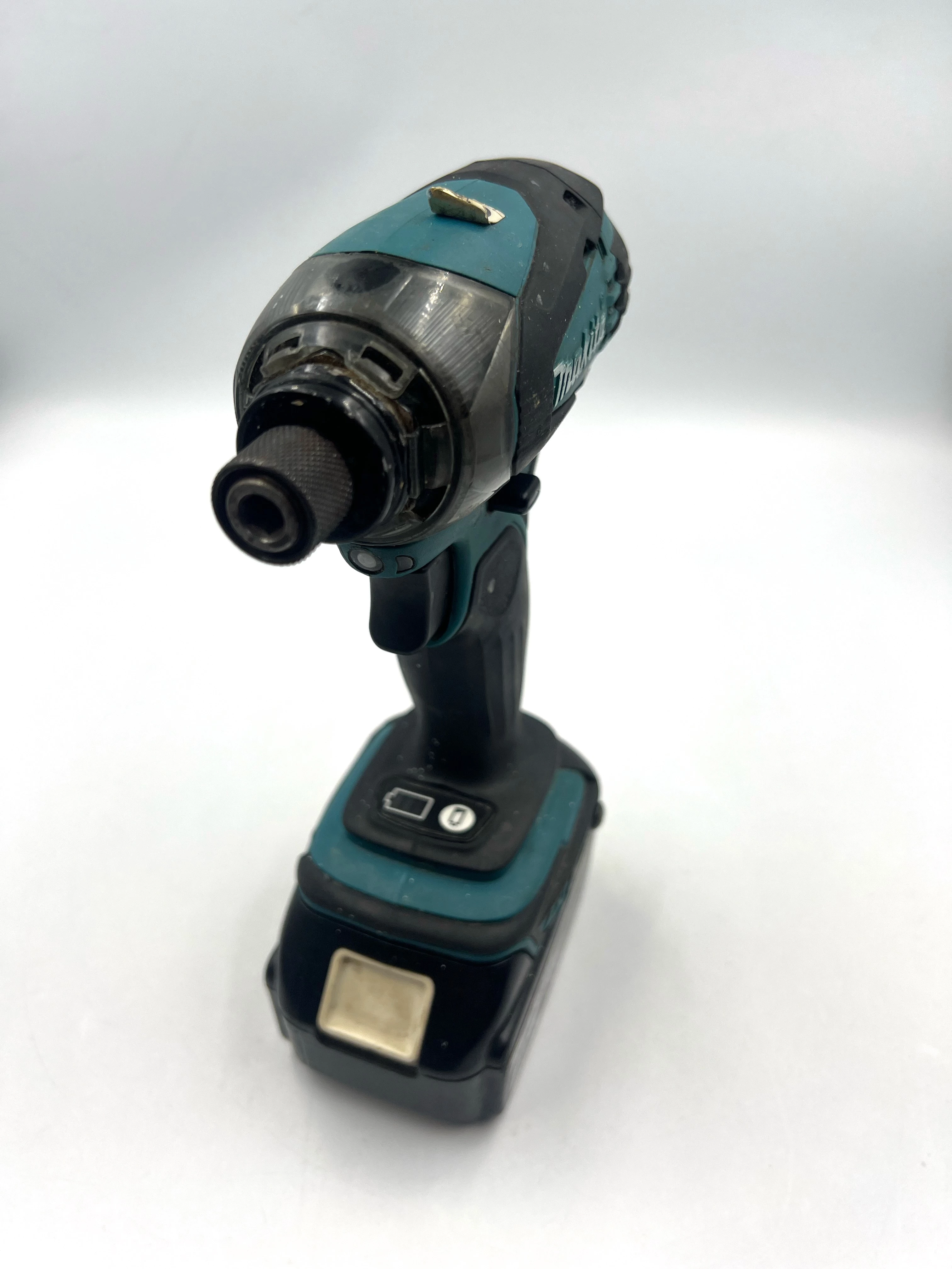 zakretarka-udarowa-makita-dtd146-sprawna-maksymalna-srednica-srub-m14