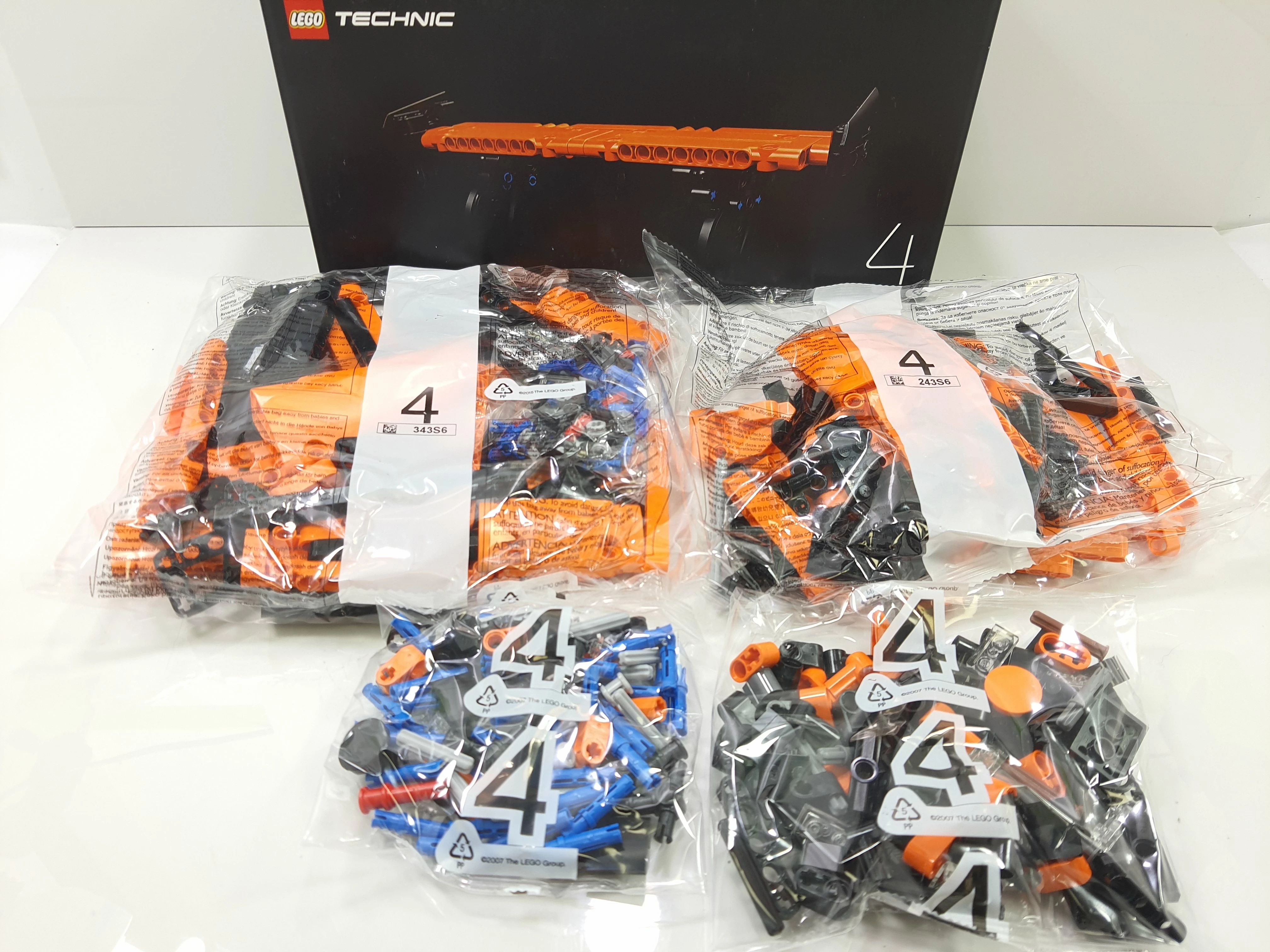 lego-42056-technic-porsche-911-gt3-rs-material-plastik