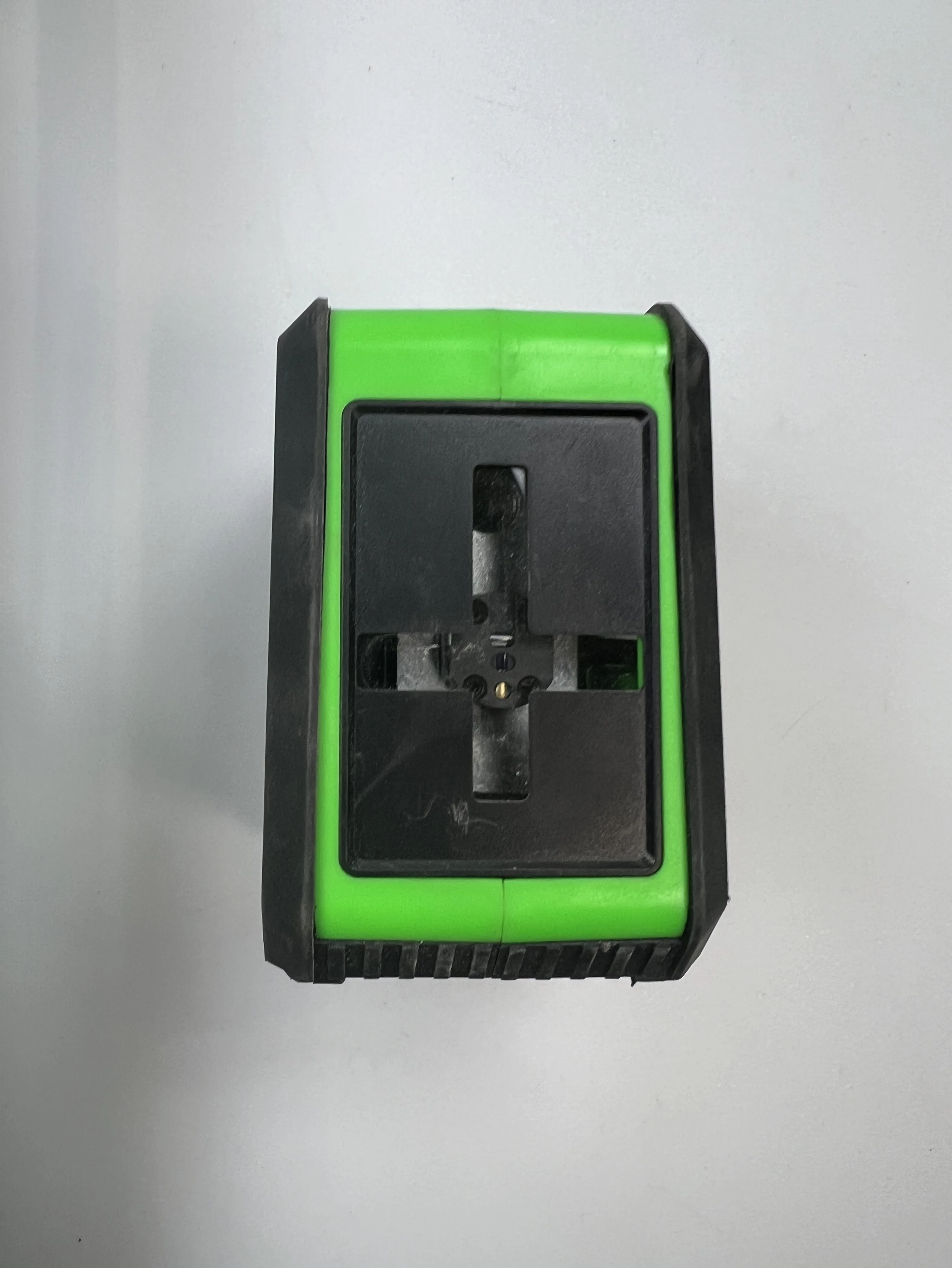 laser-krzyzowy-kira-akcesoria-maksymalny-zasieg-pracy-15