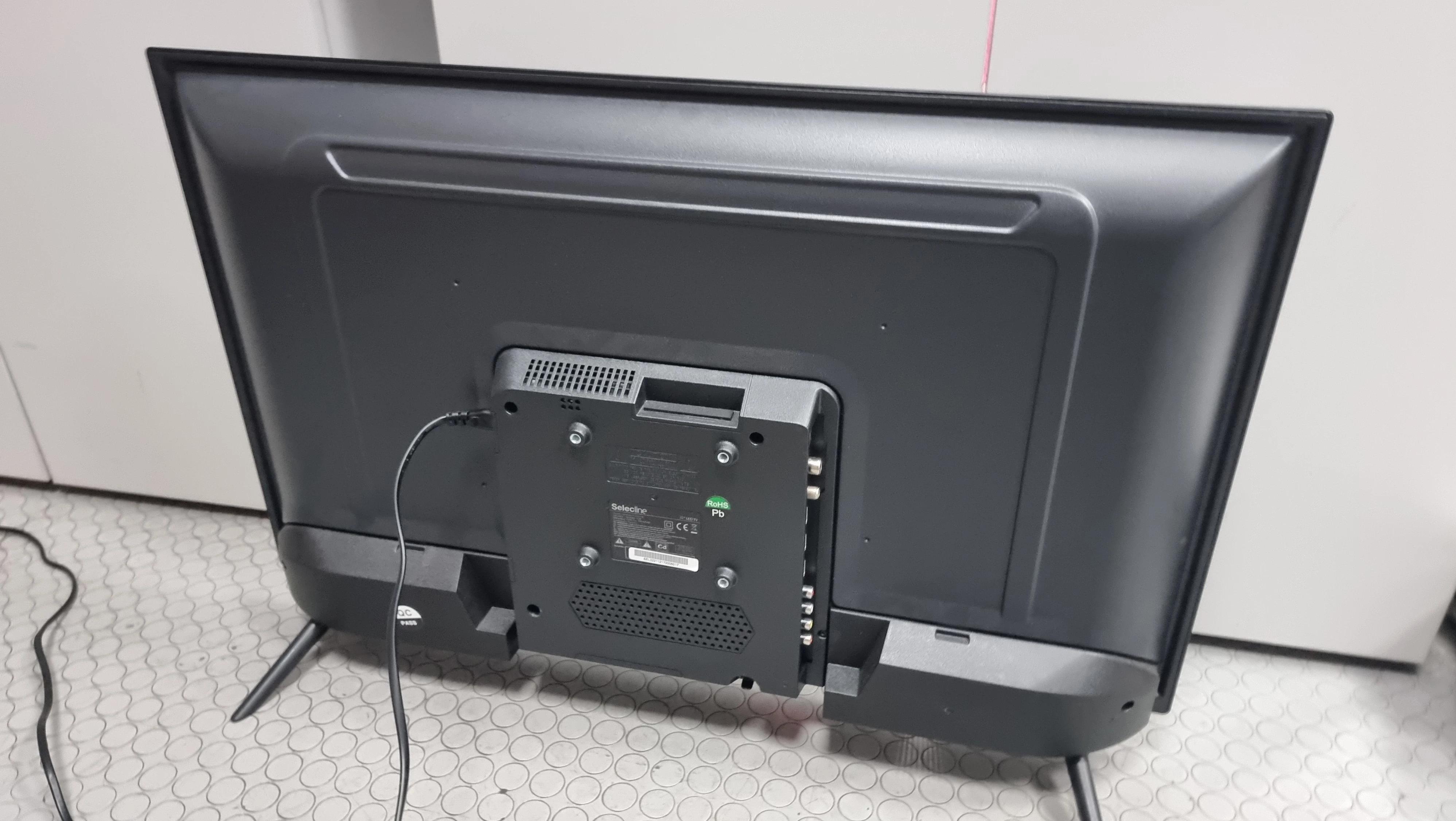 telewizor-selecline-32-led-tv-32s221b-dvbt2-stan-uzywany