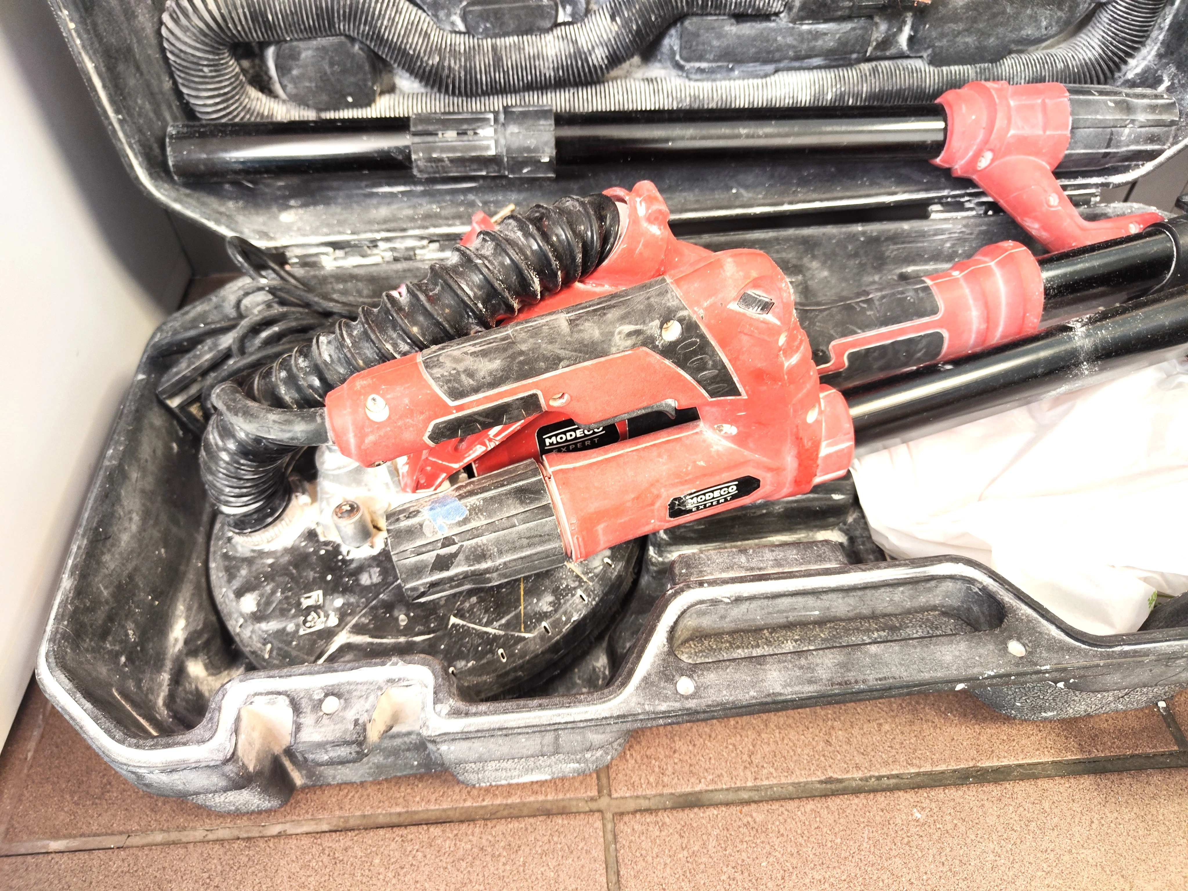 szlifierka-do-gipsu-gladzi-modeco-zyrafa-mn-93-225-stan-uzywany