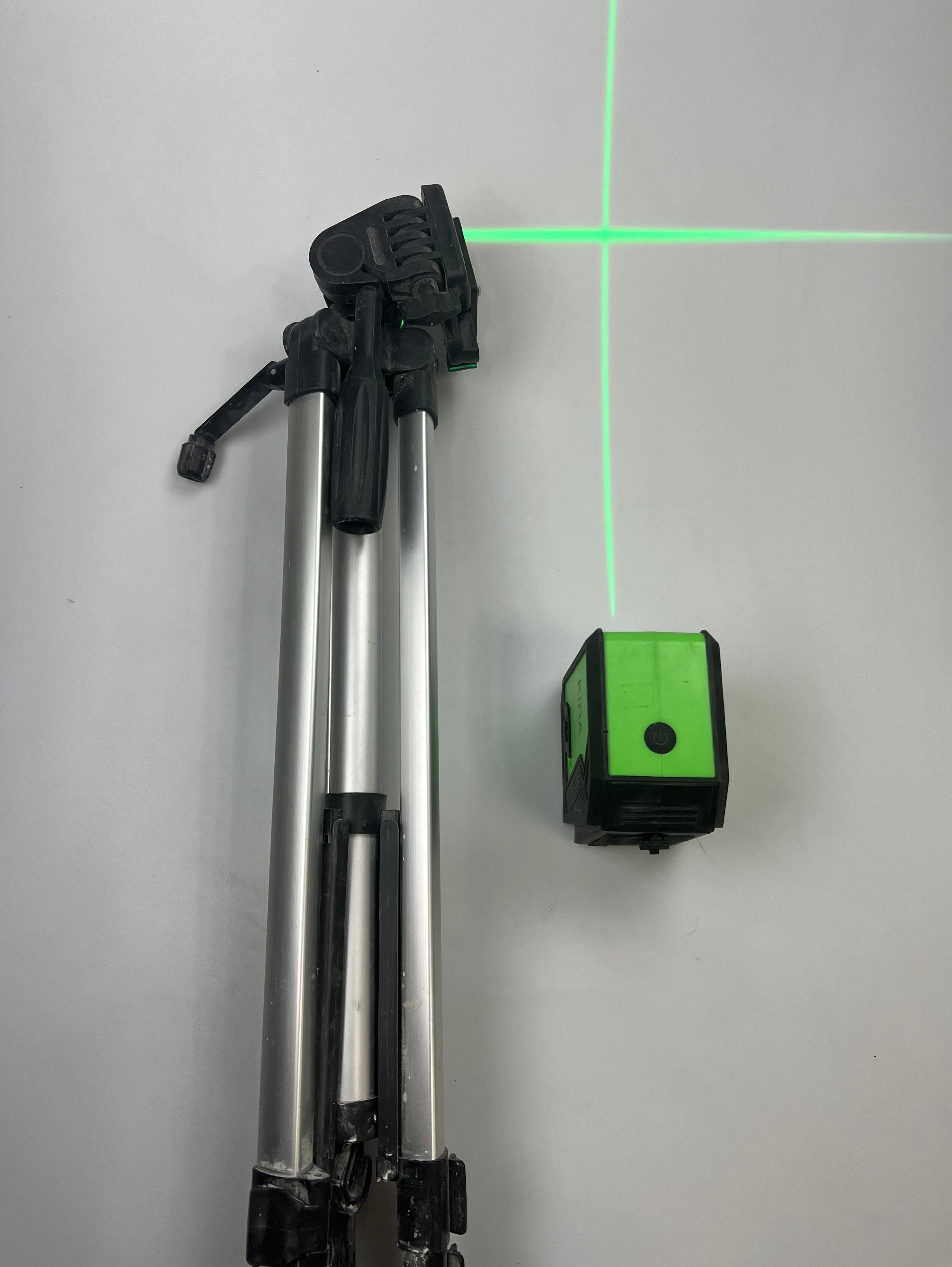 laser-krzyzowy-kira-akcesoria-chorzowska-100-swietochlowice