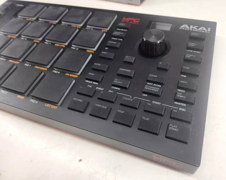 AKAI PROFESSIONAL MPC STUDIO