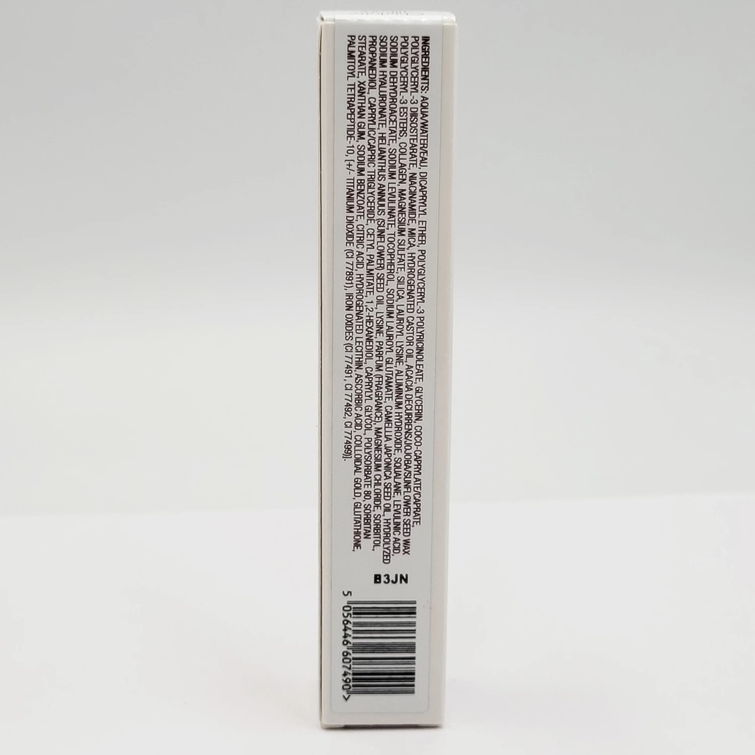 charlotte-tilbury-beautiful-skin-radiant-concealer-9-tan-korektor-wlasciwosci-129872-4