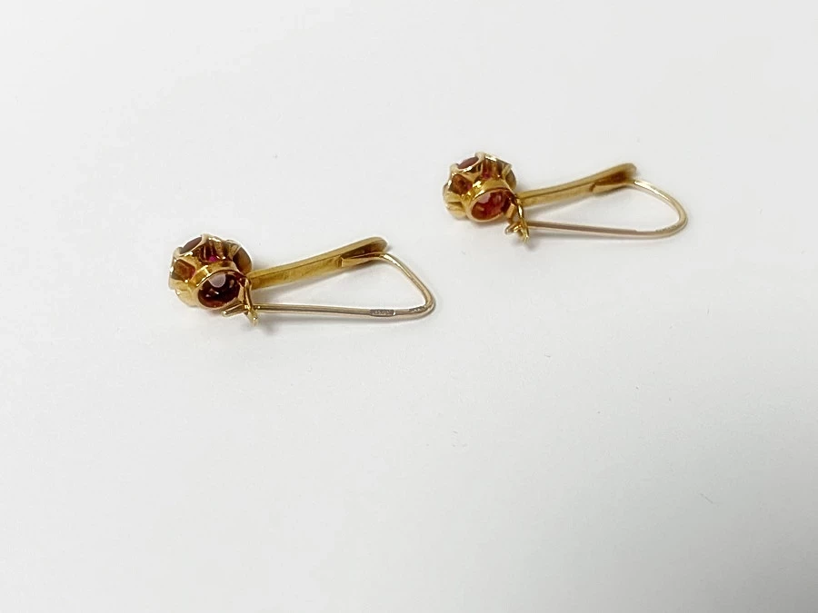 wyrob-jubilerski-uzywany-kolczyki-material-zloto