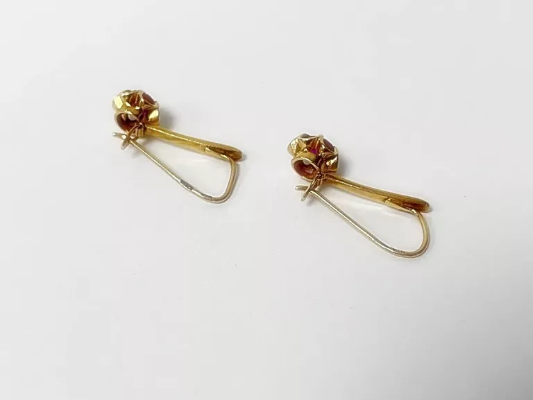 wyrob-jubilerski-uzywany-kolczyki-rodzaj-zapiecia-angielski