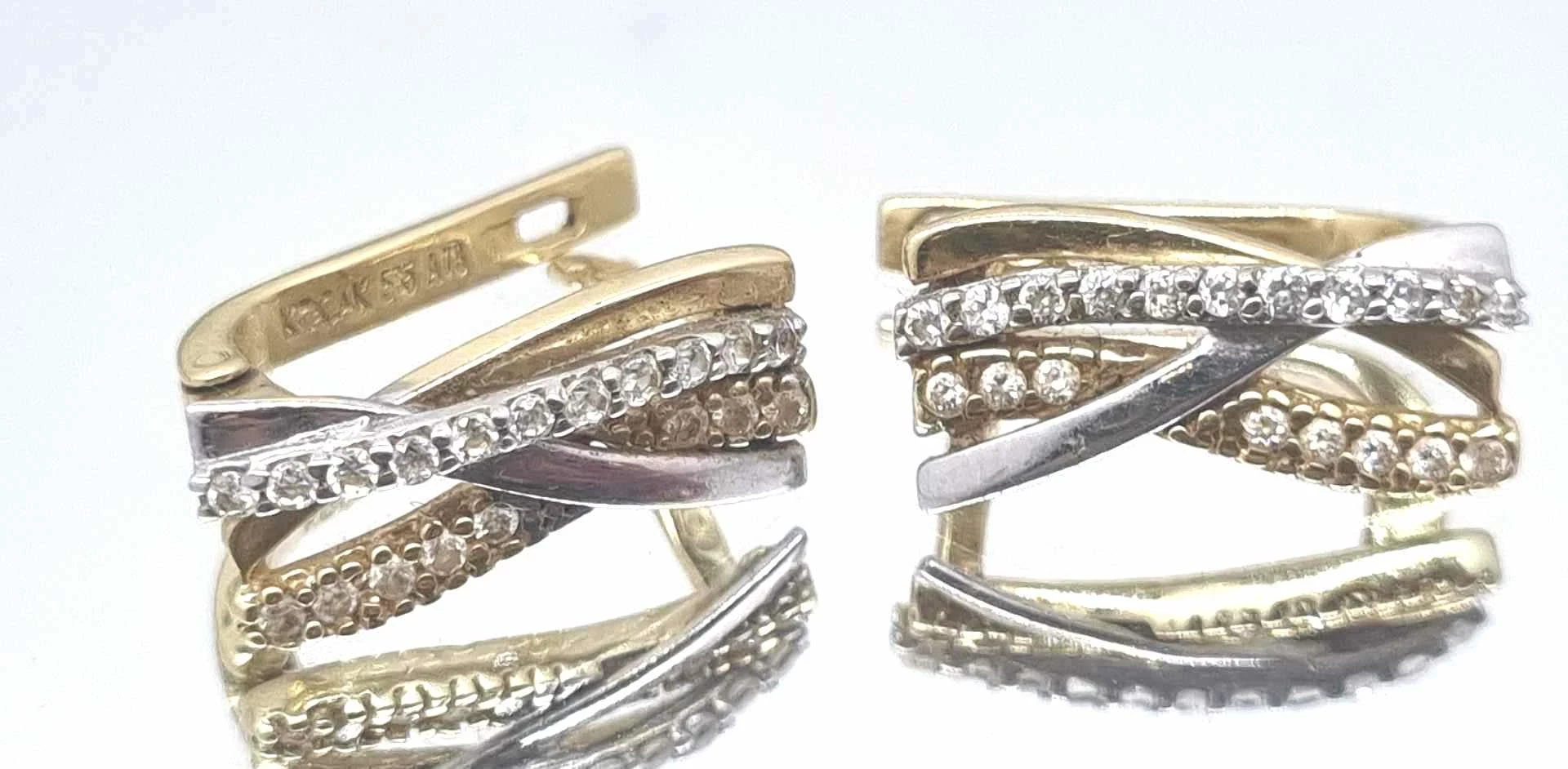 zlote-kolczyki-rodzaj-zapiecia-angielski