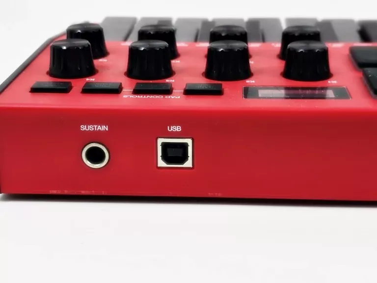 KLAWIATURA STERUJĄCA AKAI MPK MINI RED