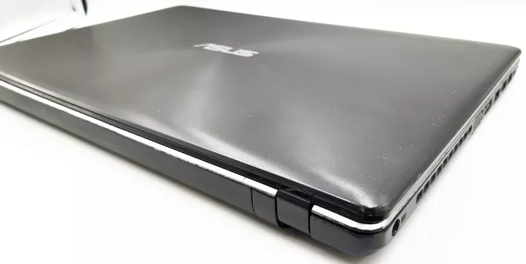 LAPTOP ASUS X550C 15,6 X550C I3, 8GB/300GB + ŁADOWARKA