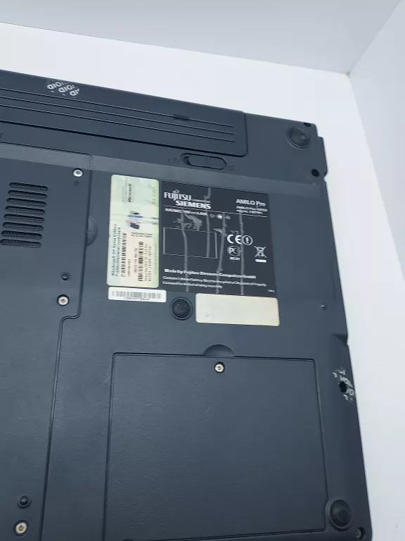 LAPTOP FUJITSU SIEMENS AMILO PRO V2055