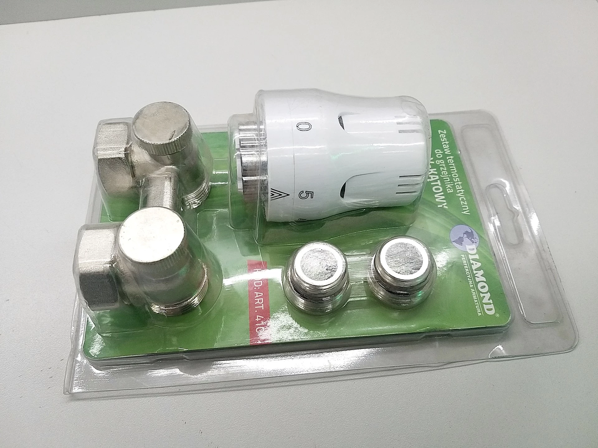 zestaw-termostatyczny-do-grzejnika-diamond-typu-v-katowy-art410-kod-producenta-art410