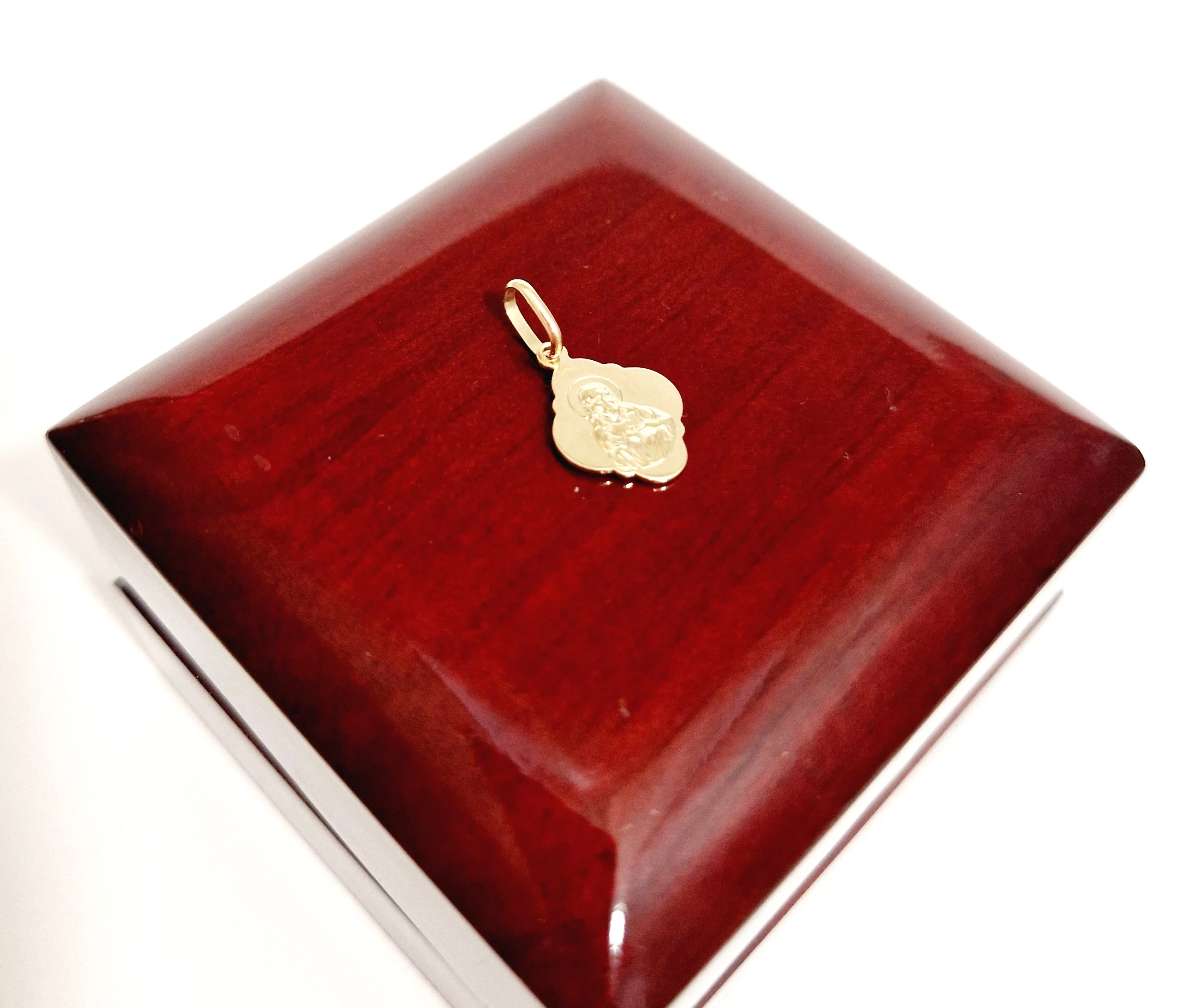 delikatna-zawieszka-matka-boska-koniczynka-p585080g-ean-gtin-5900025175477