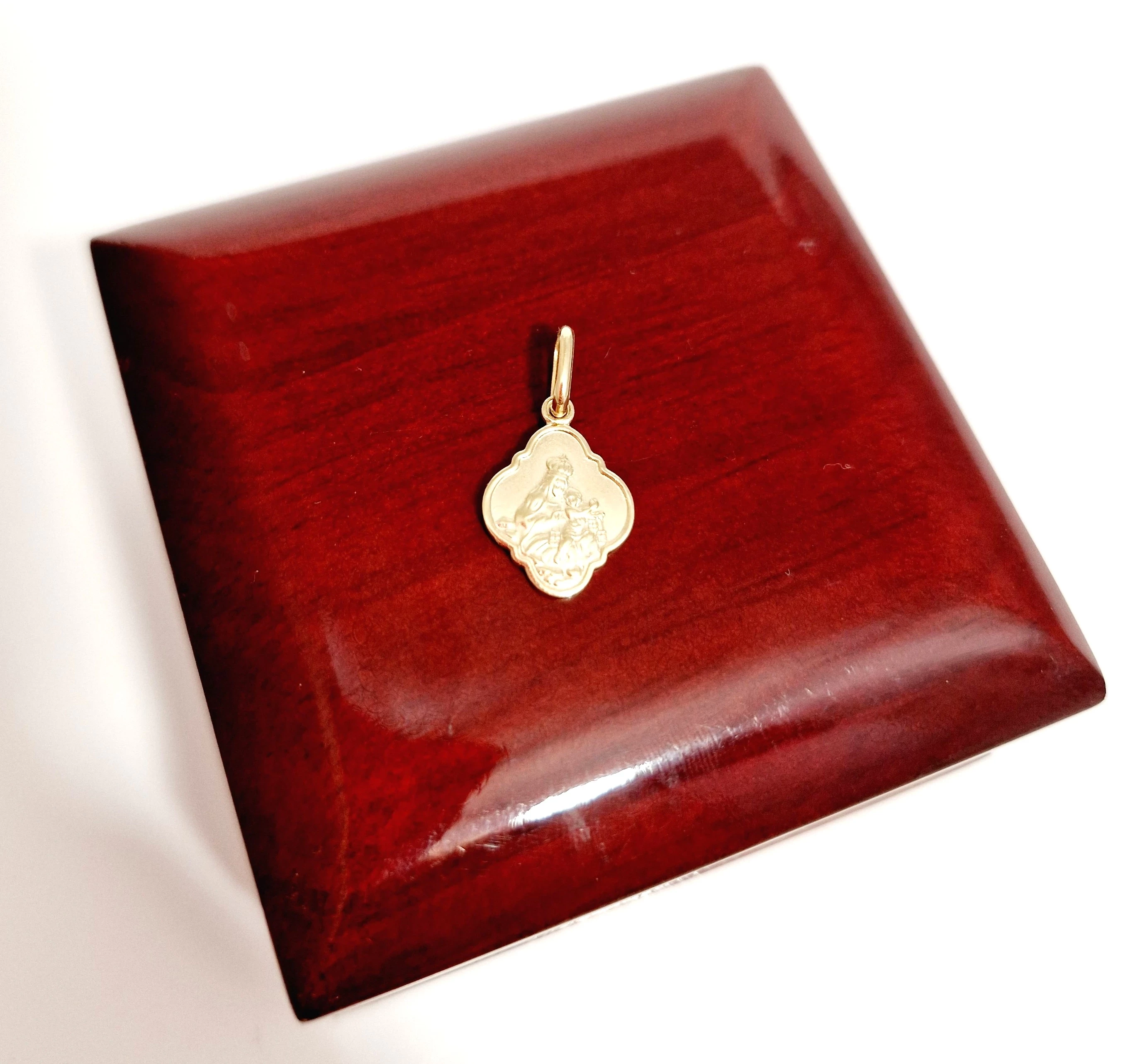 delikatna-zawieszka-matka-boska-koniczynka-p585080g-stan-11323-238058