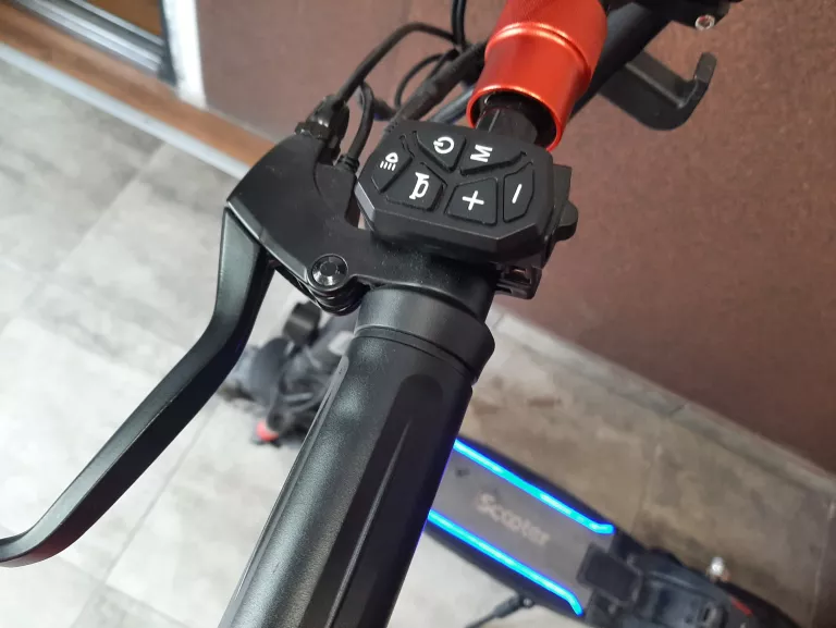 POJAZD ELEKTRYCZNY TERENOWY ISCOOTER IX6 1000W