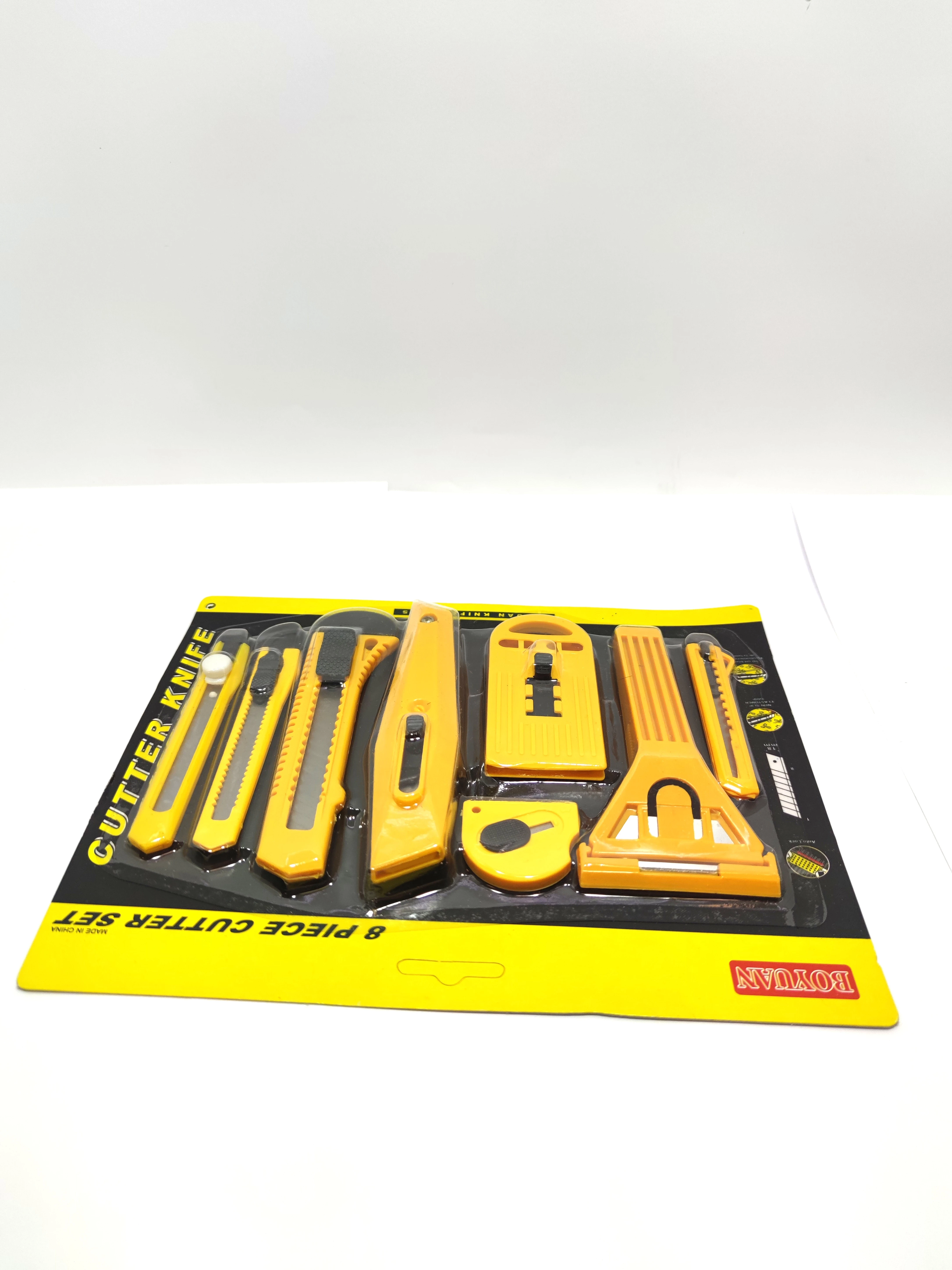 zestaw-nozy-nozykow-do-tapet-skrobak-8-szt-ean-gtin-1234567891