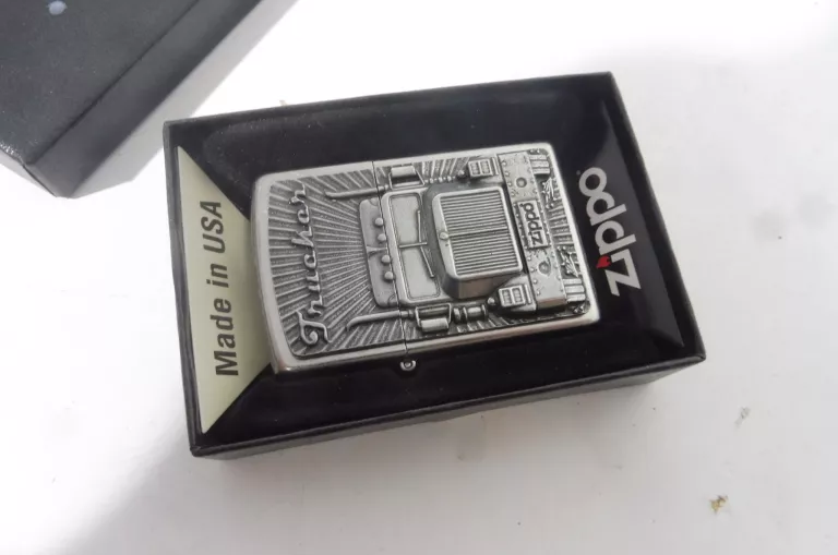 ZAPALNICZKA ZIPPO TRUCKER EMBLEM BENZYNOWA ZIPPO METAL