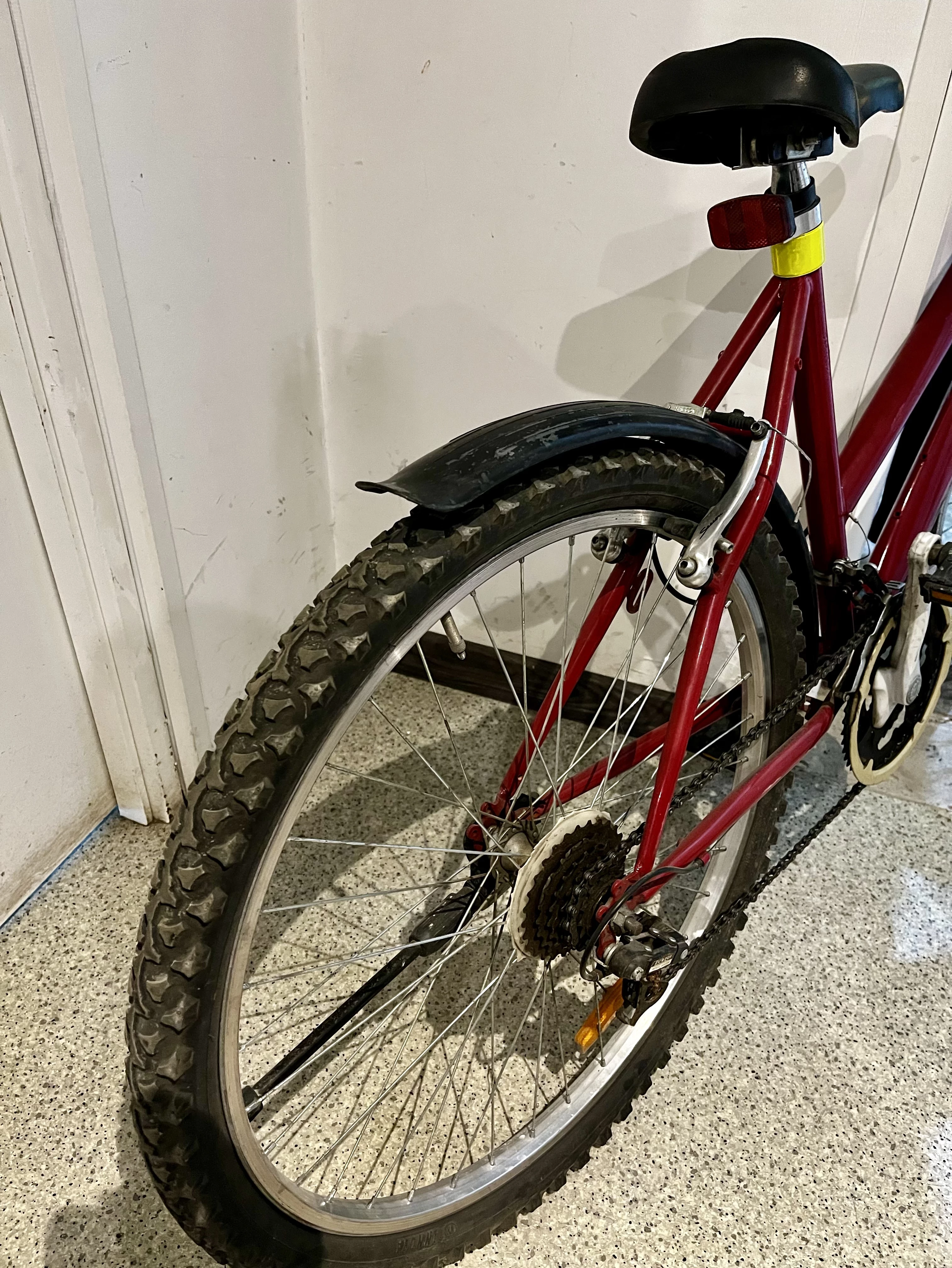 rower-damski-galaxy-z-koszykiem-kola-26-stan-uzywany