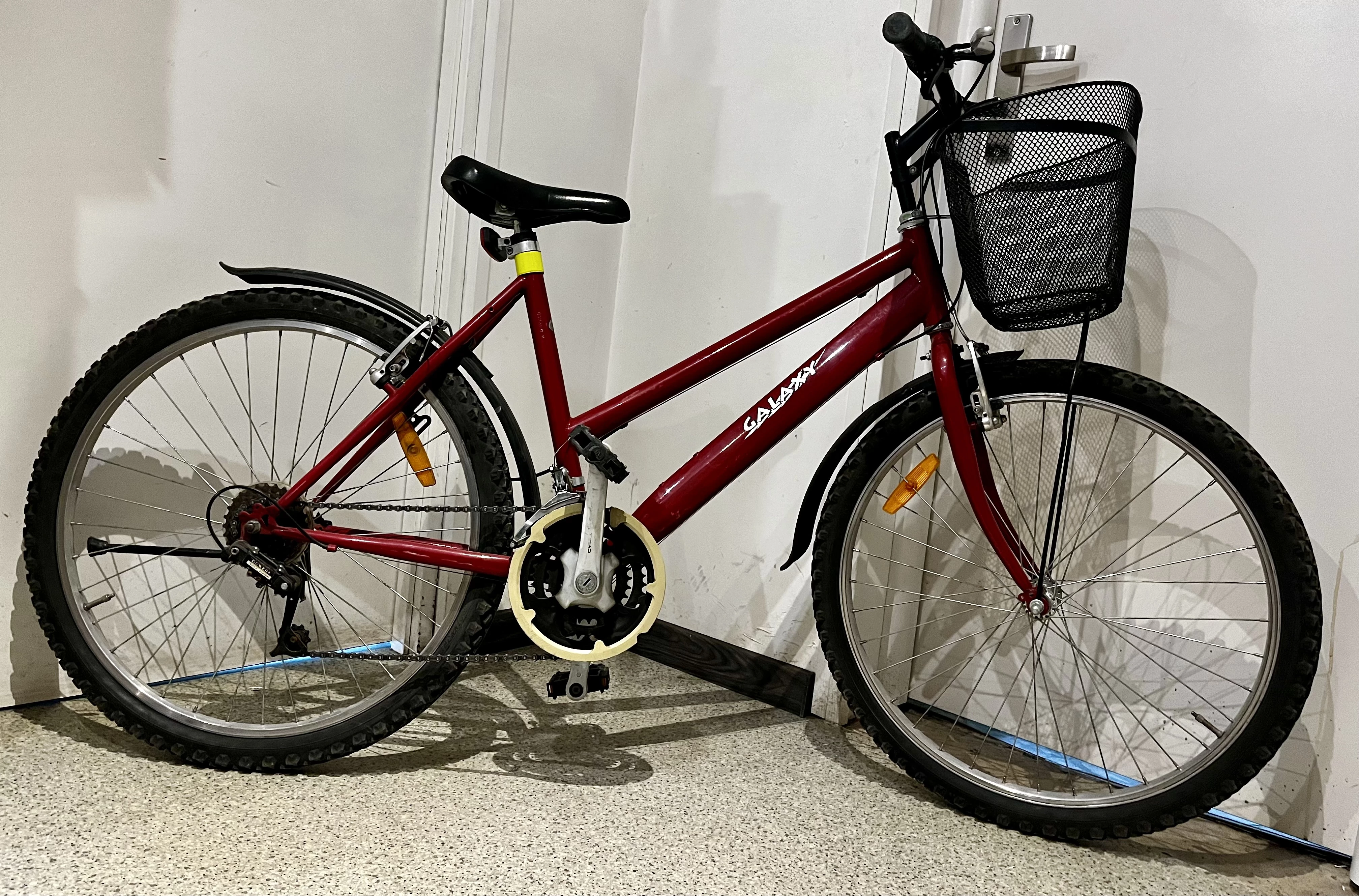 rower-damski-galaxy-z-koszykiem-kola-26-model-galaxy