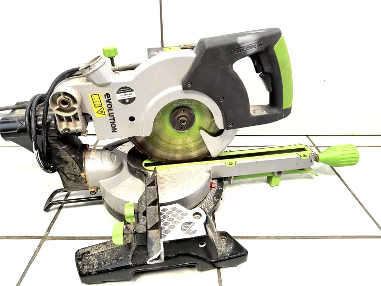 EVOLUTION FURY 3S PIŁA UKOŚNICA Z POSUWEM 1500W