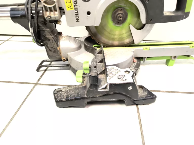 EVOLUTION FURY 3S PIŁA UKOŚNICA Z POSUWEM 1500W