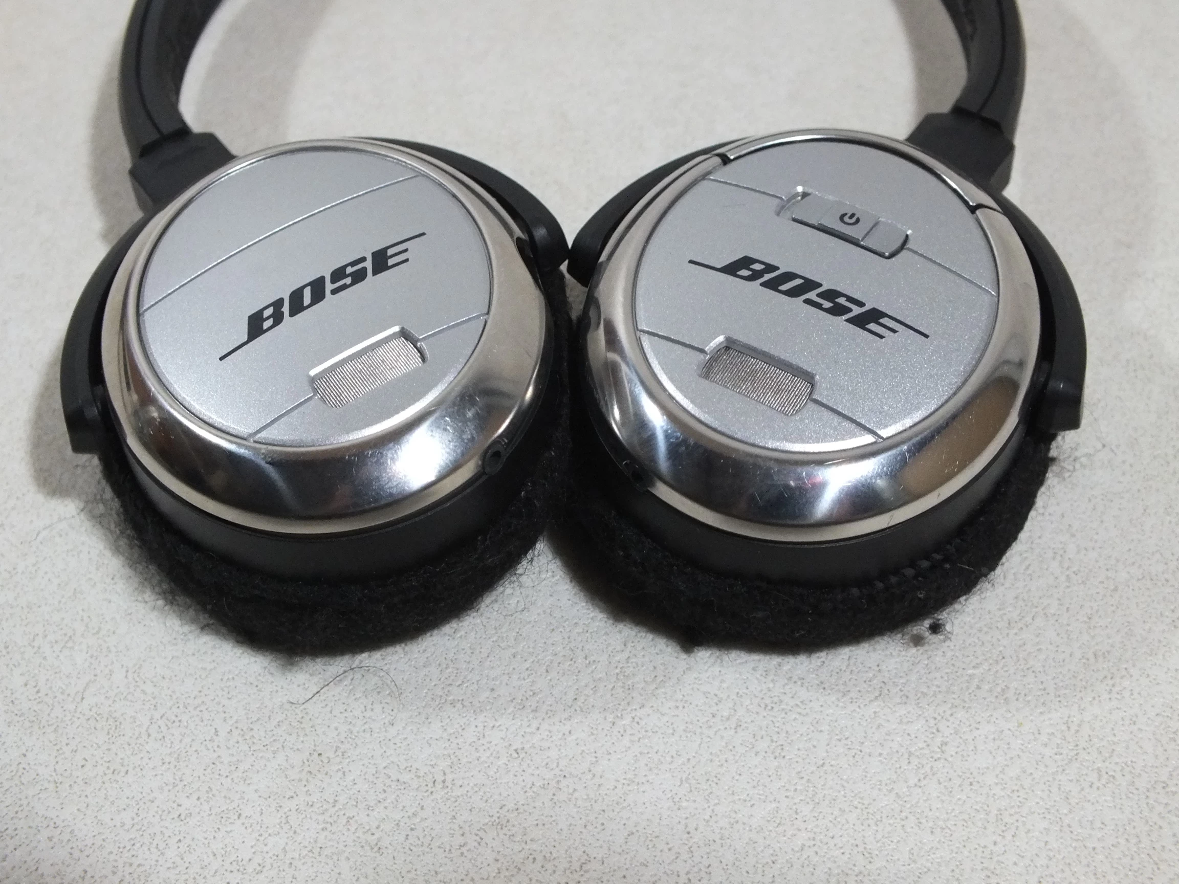 bose-quietcomfort-3-w-pokrowcu-kolor-dominujacy-czarny
