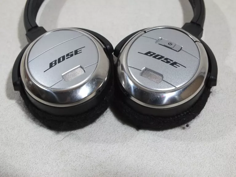 BOSE QUIETCOMFORT 3 W POKROWCU