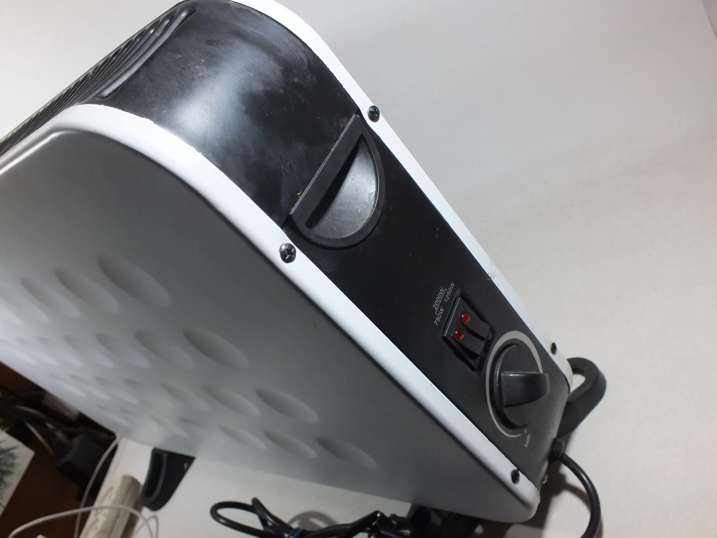 kaloryfer-elektryczny-sencor-kolor-dominujacy-bialy