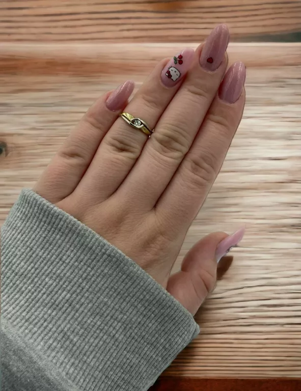 klasyczny-zloty-pierscionek-z-brylantem-rodzaj-klasyczne