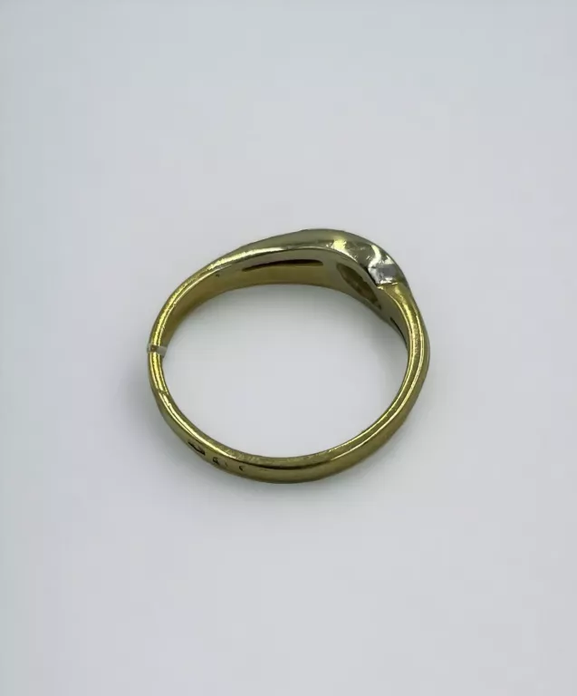 klasyczny-zloty-pierscionek-z-brylantem-stan-uzywany