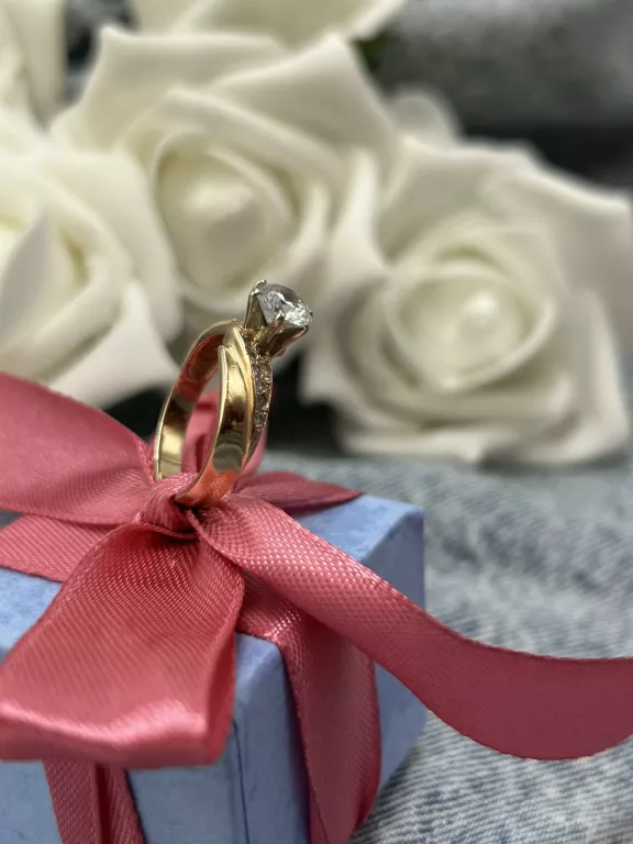 sliczny-zloty-pierscionek-z-okazala-cyrkonia-583320g-rozm-11-kamien-17088-128