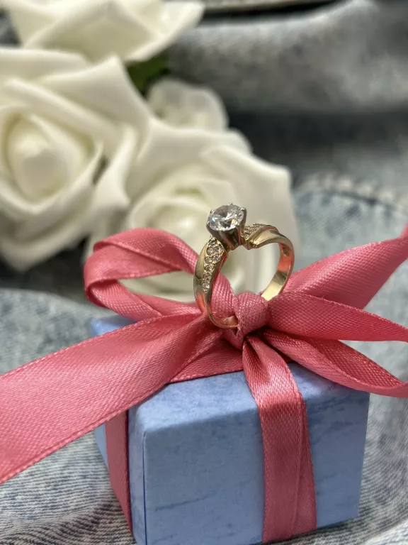 sliczny-zloty-pierscionek-z-okazala-cyrkonia-583320g-rozm-11-waga-247