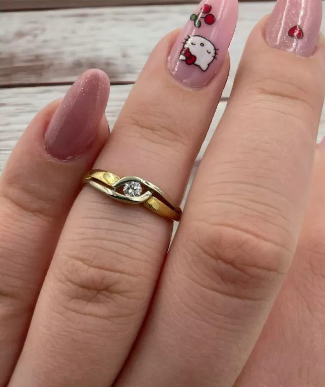 klasyczny-zloty-pierscionek-z-brylantem-sobieskiego-3-dabrowa-gornicza