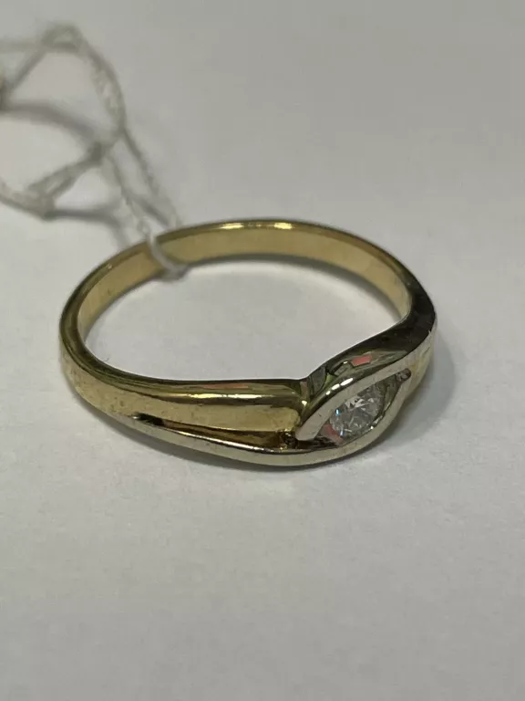 klasyczny-zloty-pierscionek-z-brylantem-material-zloto