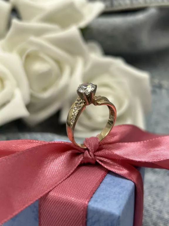 ŚLICZNY ZŁOTY PIERŚCIONEK Z OKAZAŁĄ CYRKONIĄ 583/3,20G ROZM 11