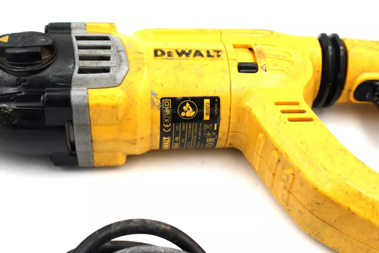 MŁOTOWIERTARKA DEWALT D25263K USZKODZONA DO DECYZJI KIEROWNIKA