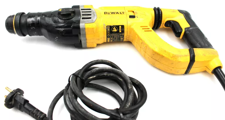 MŁOTOWIERTARKA DEWALT D25263K USZKODZONA DO DECYZJI KIEROWNIKA