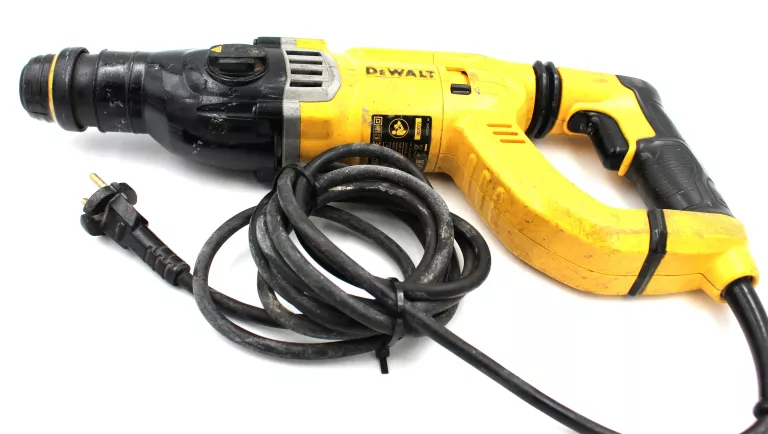 MŁOTOWIERTARKA DEWALT D25263K USZKODZONA DO DECYZJI KIEROWNIKA