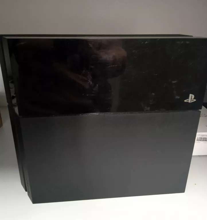 KONSOLA PS4 USZKODZONA