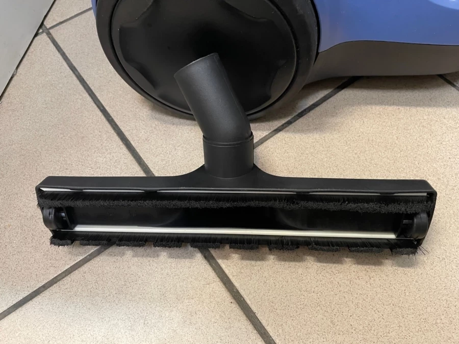 odkurzacz-electrolux-ecc21-4sb-ease-c2-moc-700