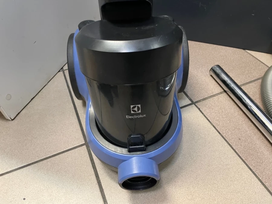 odkurzacz-electrolux-ecc21-4sb-ease-c2-ean-gtin-7332543717255