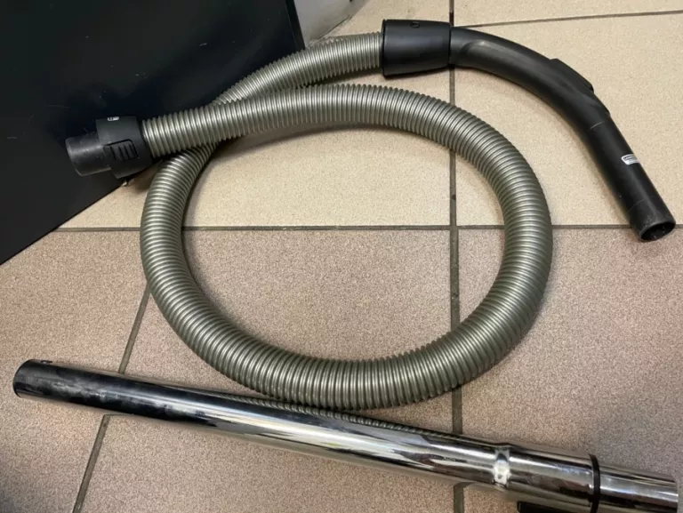 odkurzacz-electrolux-ecc21-4sb-ease-c2-product-id-7f40dda4-d48d-41e9-97e6-7f697dc47e71