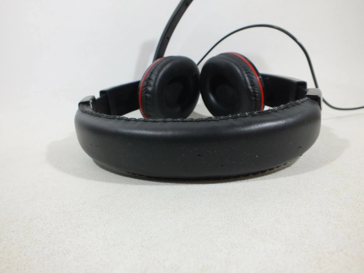 gembird-sluchawki-kolor-dominujacy-czarny