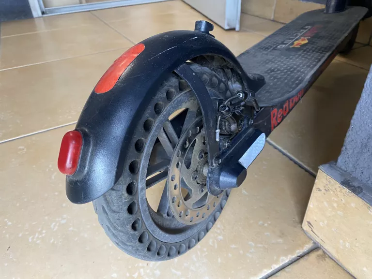 HULAJNOGA ELEKTRYCZNA RED BULL RACING 8.5 NIEBIESKO-CZERWONY GWARANCJA !!