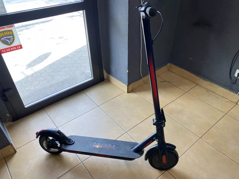 HULAJNOGA ELEKTRYCZNA RED BULL RACING 8.5 NIEBIESKO-CZERWONY GWARANCJA !!